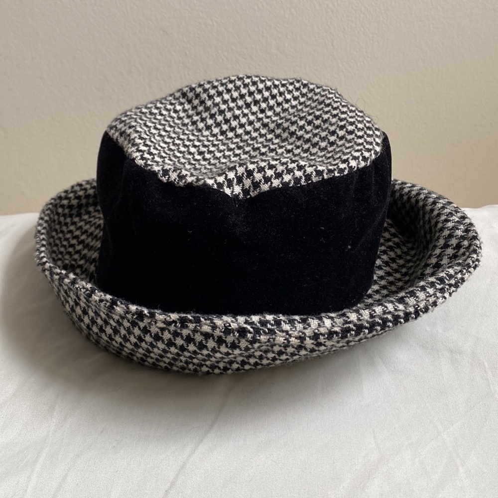 Sweet vintage houndstooth hat with velvet trim.